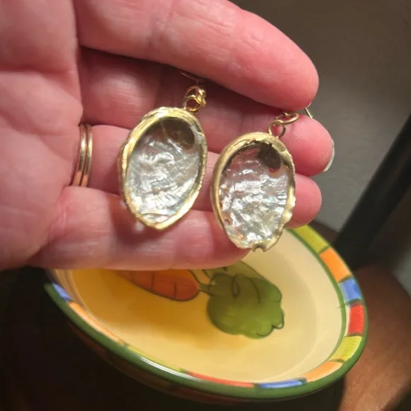 Elegant Gold Abalone Shell Earrings - Picture 5 of 6